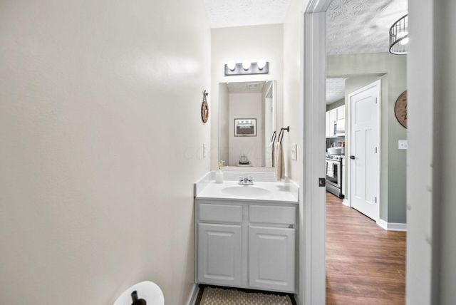 94 Richard Avenue, South Bloomfield, OH 43103