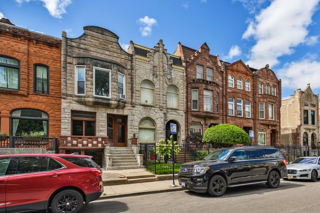 4444 S Berkeley Avenue, Chicago, IL 60653