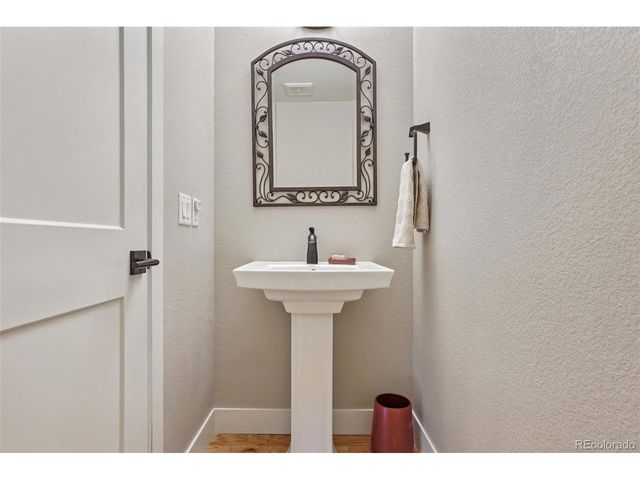 888 S Valentia St 17-103, Denver, CO 80247