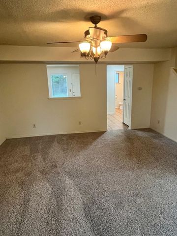 1408 Arvel Circle B, Reno, TX 76020