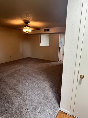 1408 Arvel Circle B, Reno, TX 76020