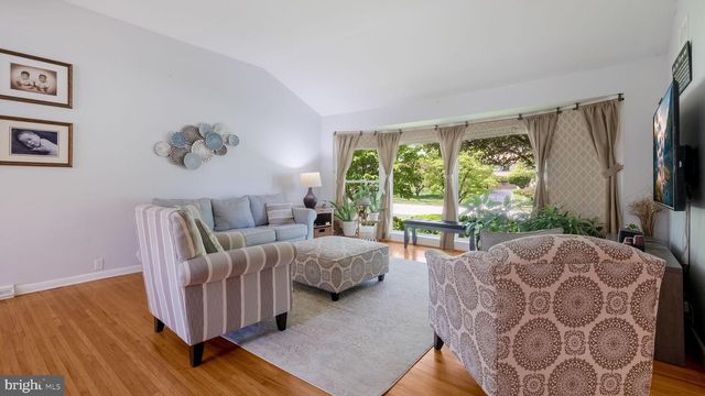 2002 LANTERN LN, Oreland, PA 19075