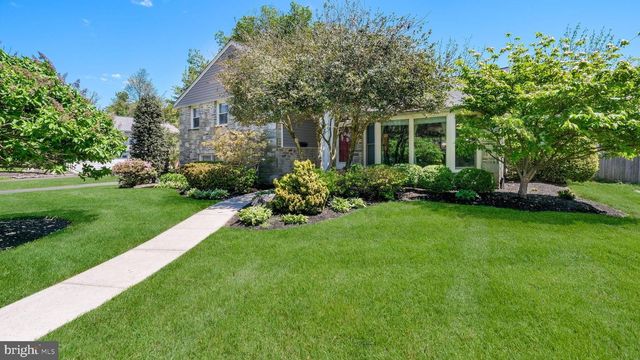 2002 LANTERN LN, Oreland, PA 19075