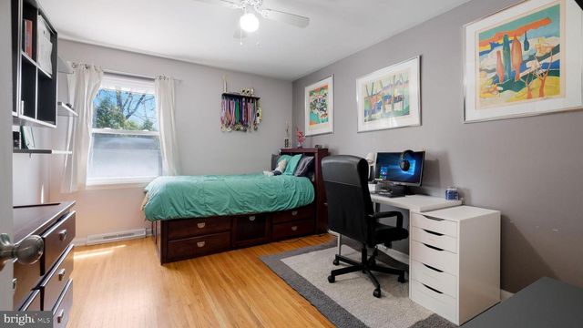2002 LANTERN LN, Oreland, PA 19075