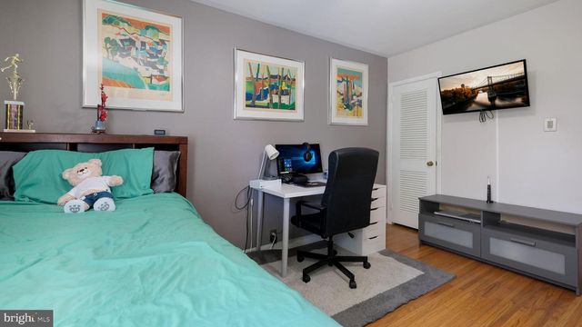 2002 LANTERN LN, Oreland, PA 19075
