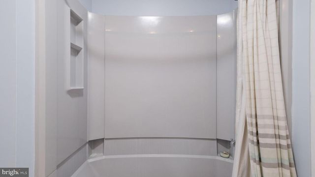 2002 LANTERN LN, Oreland, PA 19075