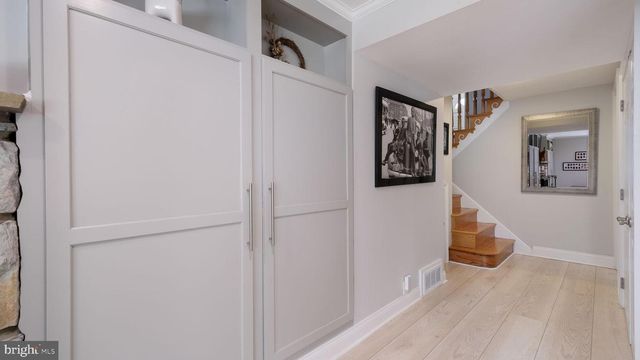 2002 LANTERN LN, Oreland, PA 19075