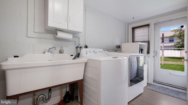 2002 LANTERN LN, Oreland, PA 19075