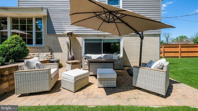 2002 LANTERN LN, Oreland, PA 19075