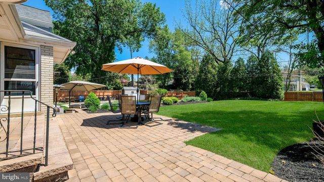 2002 LANTERN LN, Oreland, PA 19075