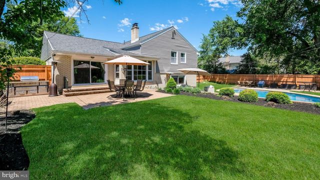 2002 LANTERN LN, Oreland, PA 19075