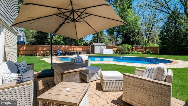 2002 LANTERN LN, Oreland, PA 19075