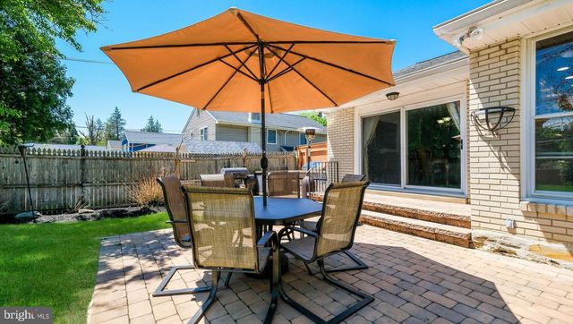 2002 LANTERN LN, Oreland, PA 19075