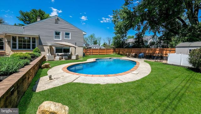 2002 LANTERN LN, Oreland, PA 19075