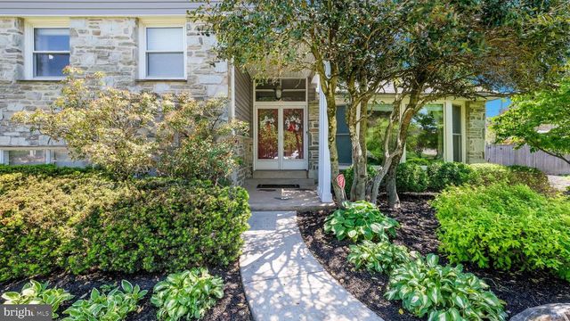 2002 LANTERN LN, Oreland, PA 19075