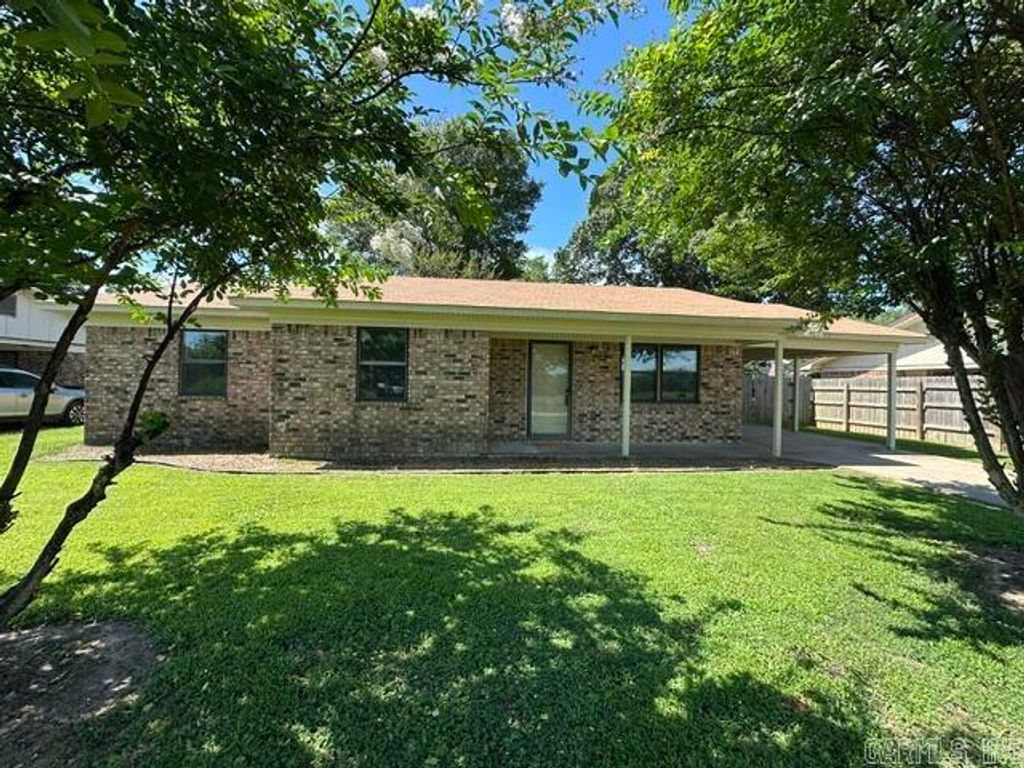 611 Ketchum Street, Lonoke, AR 72086