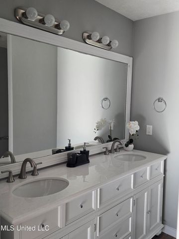 8 Ridgeway Place, Clinton, MS 39056