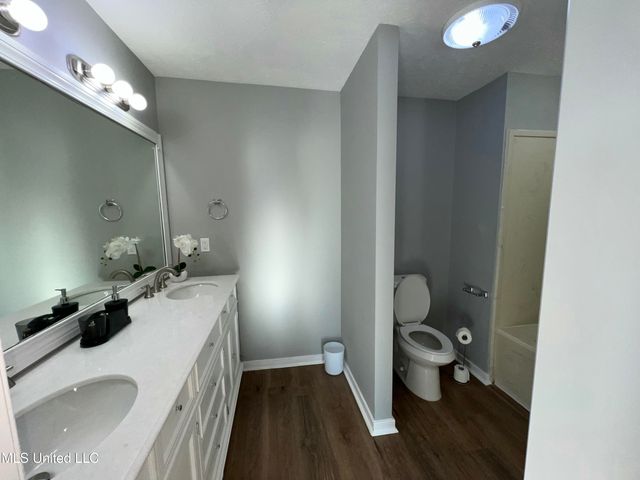 8 Ridgeway Place, Clinton, MS 39056