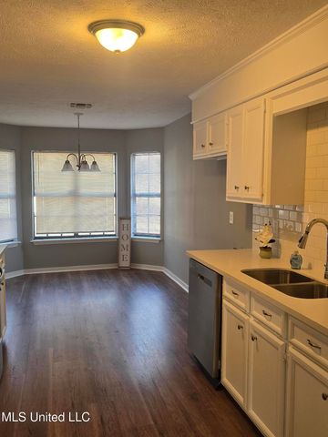 8 Ridgeway Place, Clinton, MS 39056