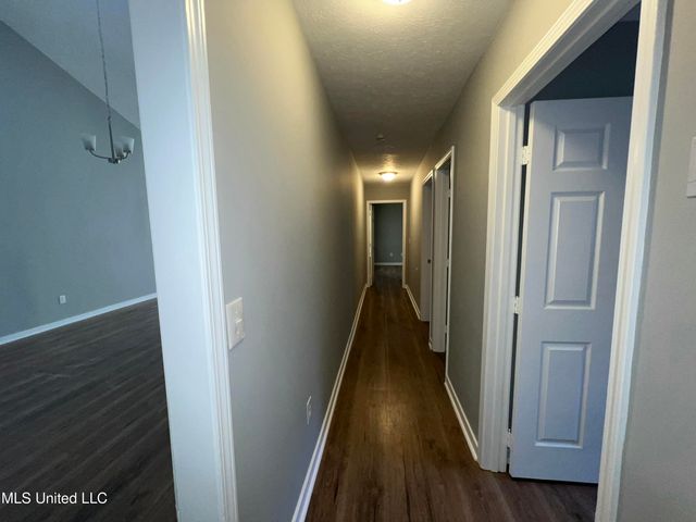 8 Ridgeway Place, Clinton, MS 39056