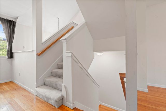 16 Edward Circle, Bedford, NH 03110