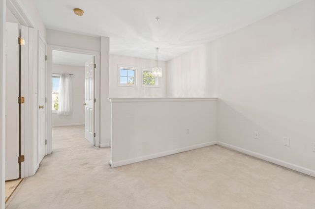 16 Edward Circle, Bedford, NH 03110