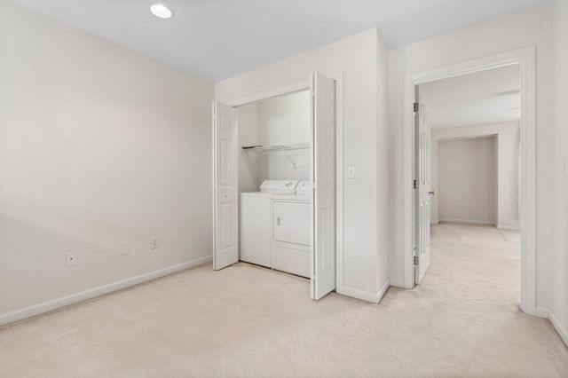 16 Edward Circle, Bedford, NH 03110