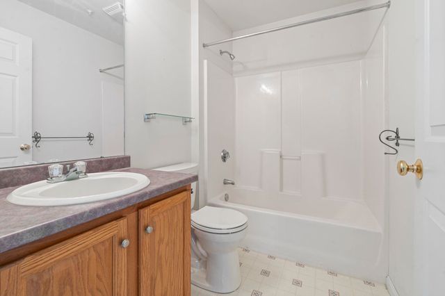 16 Edward Circle, Bedford, NH 03110