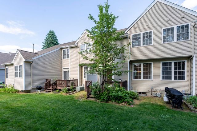 16 Edward Circle, Bedford, NH 03110