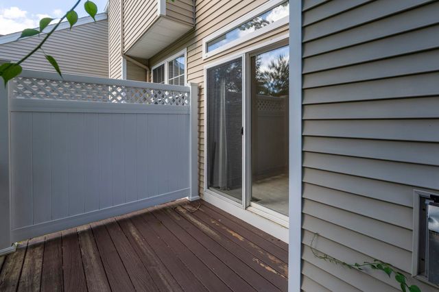 16 Edward Circle, Bedford, NH 03110