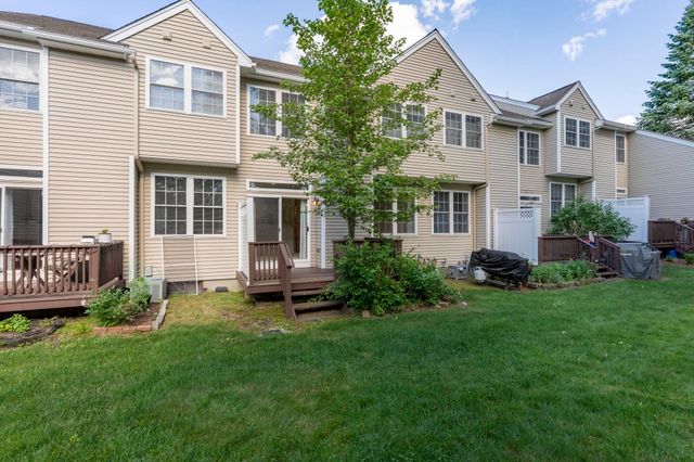 16 Edward Circle, Bedford, NH 03110