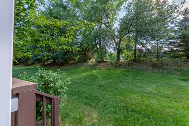 16 Edward Circle, Bedford, NH 03110
