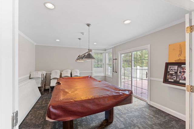 16 Edward Circle, Bedford, NH 03110