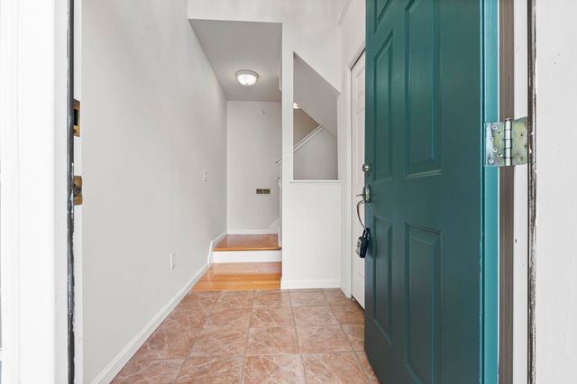 16 Edward Circle, Bedford, NH 03110