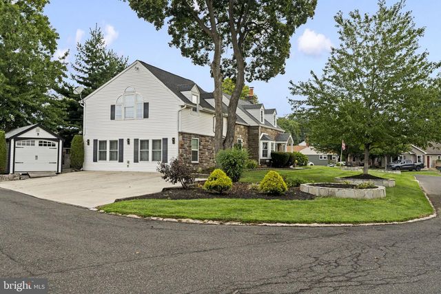 79 MANOR CIR, Bristol, PA 19007