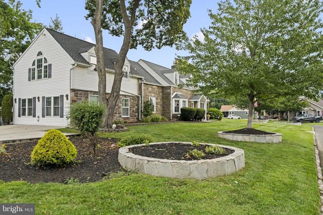 79 MANOR CIR, Bristol, PA 19007