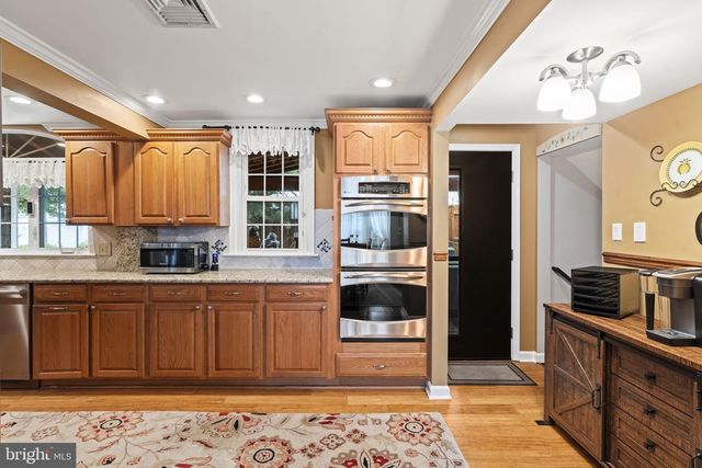 79 MANOR CIR, Bristol, PA 19007