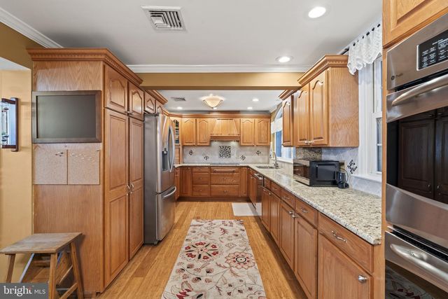 79 MANOR CIR, Bristol, PA 19007