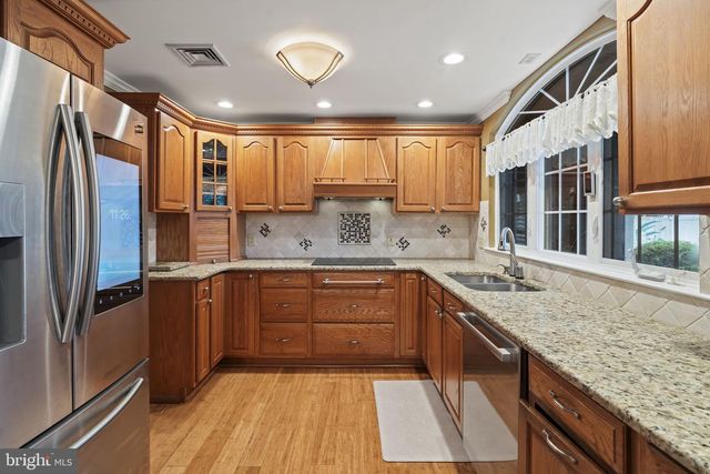 79 MANOR CIR, Bristol, PA 19007
