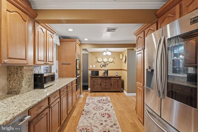 79 MANOR CIR, Bristol, PA 19007