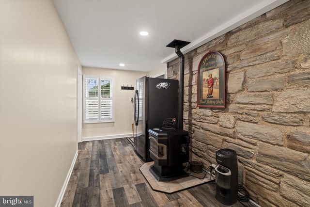 79 MANOR CIR, Bristol, PA 19007
