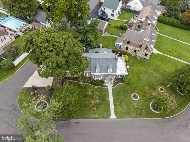 79 MANOR CIR, Bristol, PA 19007