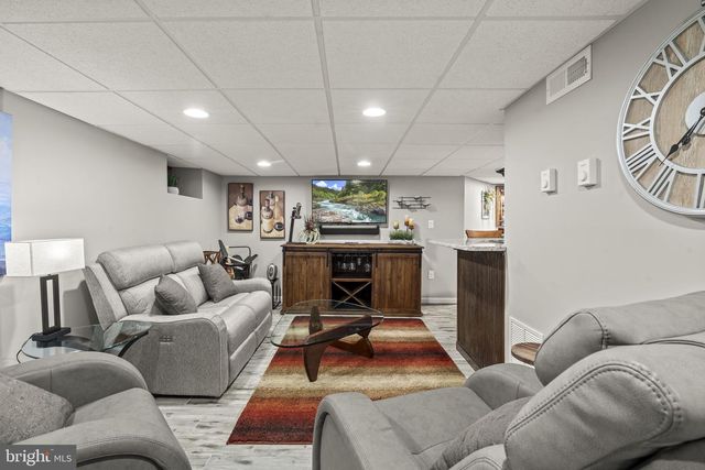 79 MANOR CIR, Bristol, PA 19007