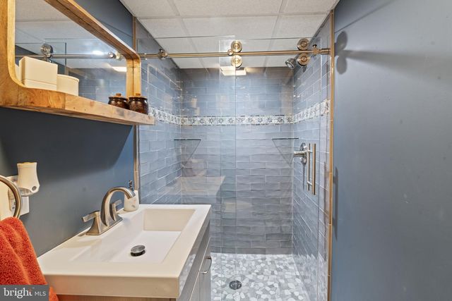 79 MANOR CIR, Bristol, PA 19007
