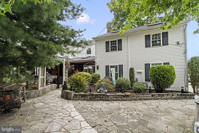 79 MANOR CIR, Bristol, PA 19007