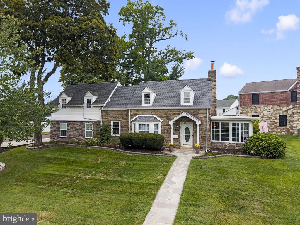 79 MANOR CIR, Bristol, PA 19007