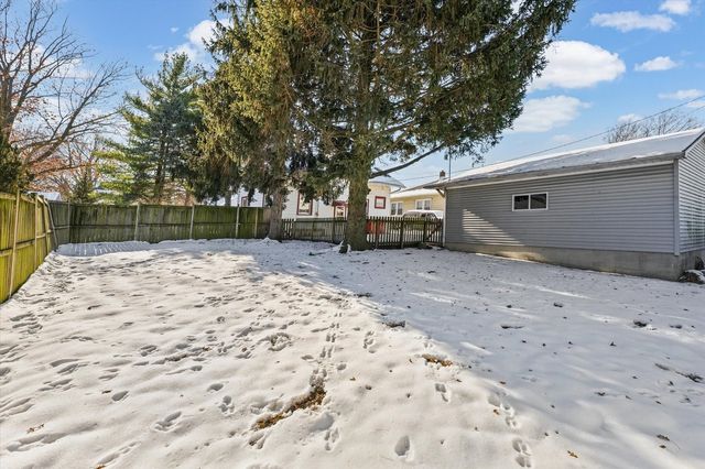 1710 W CHURCH Street, Champaign, IL 61821