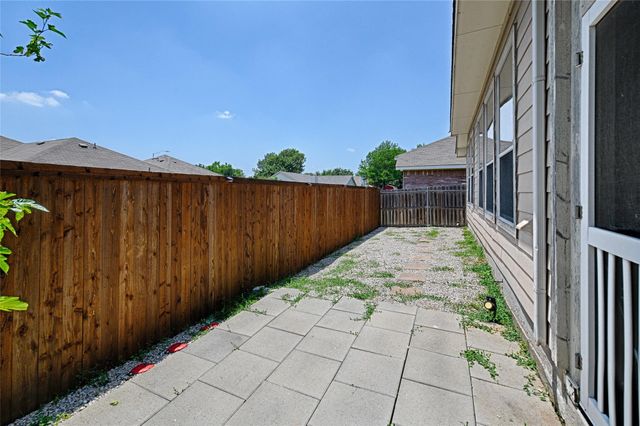 2429 Forest Creek Drive, Fort Worth, TX 76123