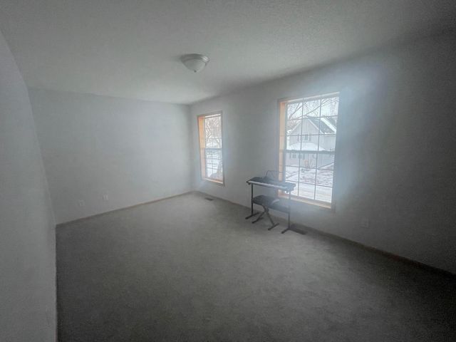 36 Winnipeg Avenue, Saint Paul, MN 55117