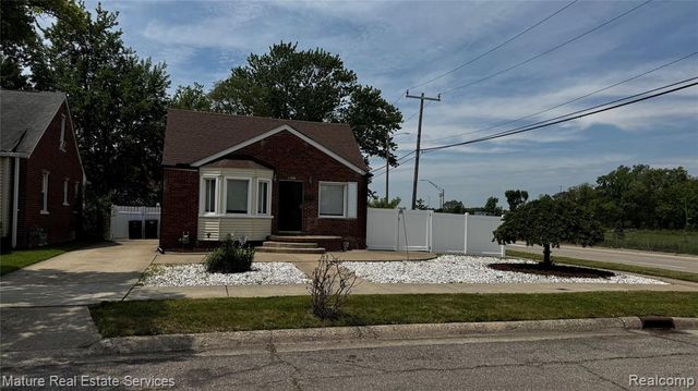 13585 Rockdale Street, Detroit, MI 48223